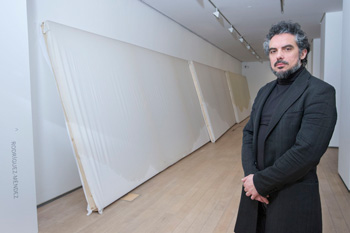 Rodríguez-Méndez en la exposición Itinerarios, 2014 Rodríguez-Méndez en la exposición Itinerarios, 2014