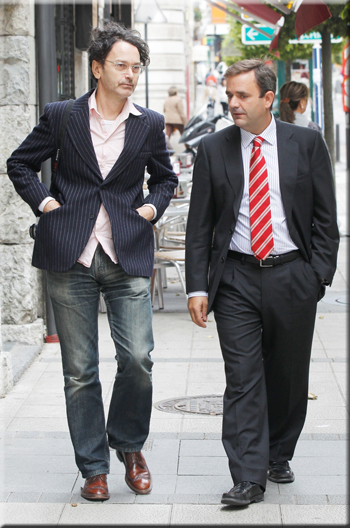 Paul Graham y el director de la Fundación Botín, Íñigo Sáenz de Miera, paseando por Santander Paul Graham y el director de la Fundación Botín, Íñigo Sáenz de Miera, paseando por Santander