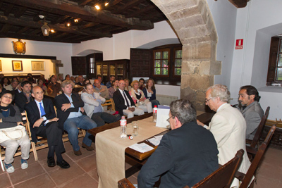 Encuentro sobre Cossío y los toros, en la Casona de Tudanca. Foto: Javier Rosendo Encuentro sobre Cossío y los toros, en la Casona de Tudanca. Foto: Javier Rosendo