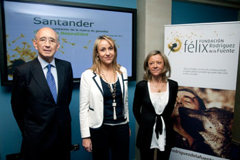 José María Ballester (Fundación Botín), Blanca Martínez y Fernanda Serrano. Foto cortesía gabinete de prensa Gob.Cantabria José María Ballester (Fundación Botín), Blanca Martínez y Fernanda Serrano. Foto cortesía gabinete de prensa Gob.Cantabria