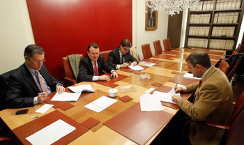 Firma del acuerdo de colaboración para la constitución de DREAMgenics Firma del acuerdo de colaboración para la constitución de DREAMgenics