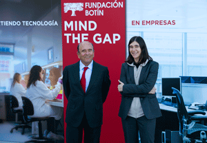 D.Emilio Botín junto con la investigadora María A. Blasco, en la presentación del Programa Mind the Gap D.Emilio Botín junto con la investigadora María A. Blasco, en la presentación del Programa Mind the Gap