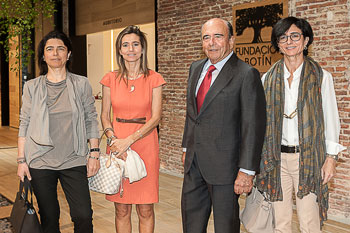 Emilio Botín junto a sus hijas, Carmen, Carolina y Paloma Emilio Botín junto a sus hijas, Carmen, Carolina y Paloma