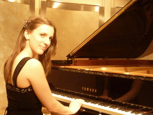 Sara Peral, piano Sara Peral, piano