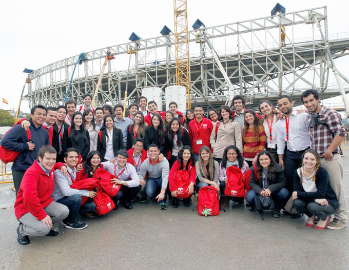 Los becarios en su visita a las obras del Centro Botín. 15 octubre 2013. Los becarios en su visita a las obras del Centro Botín. 15 octubre 2013.