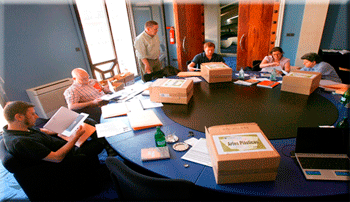 Reunión del jurado, en el ático de Pedrueca. Fallo becas Artes Plásticas Reunión del jurado, en el ático de Pedrueca. Fallo becas Artes Plásticas