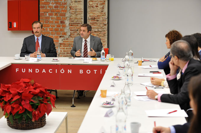 Vicente Fox (expresidente de México) e Íñigo Sáenz de Miera (director general de la Fundación Botín) Vicente Fox (expresidente de México) e Íñigo Sáenz de Miera (director general de la Fundación Botín)